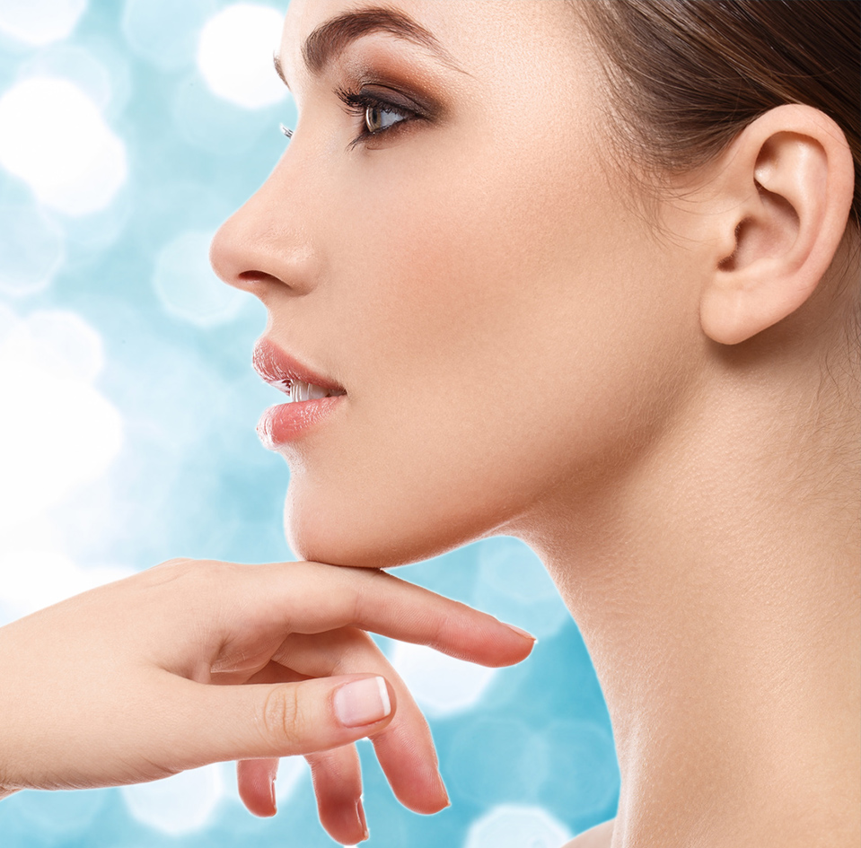 Model shows how CoolSculpting can freeze fat away on chin